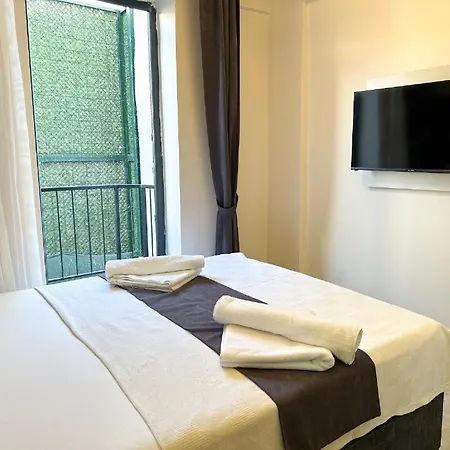 Marina Lora Sigacik Hotel *